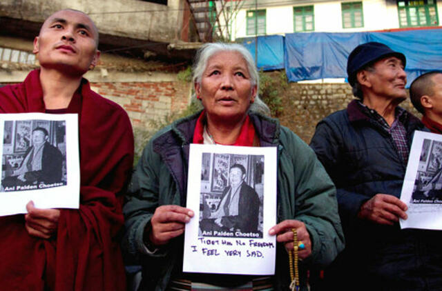 Kinijoje susidegino antra tibetiečių vienuolė