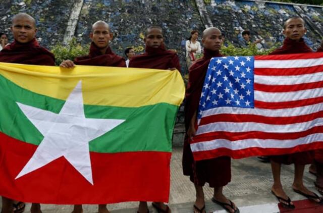 Barakas Obama pažadėjo Mianmarui 170 milijonų dolerių