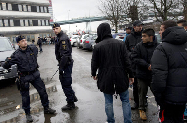 Švedijoje per riaušes dėl  mergaičių nuotraukų sulaikyta beveik 30 paauglių