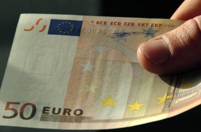 Britų analitikas įvardijo euro pavojus Lietuvai