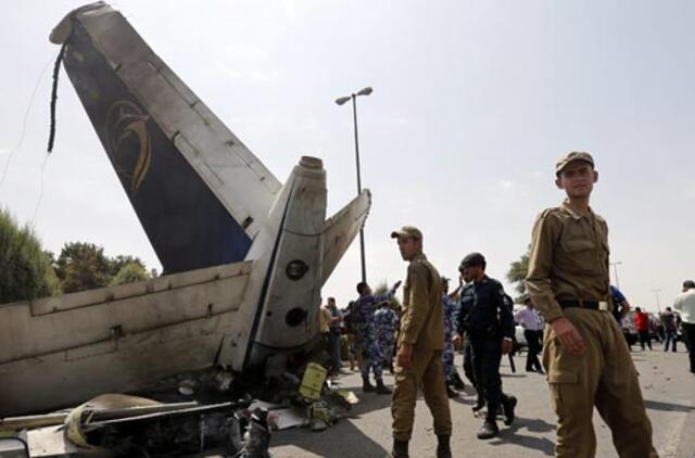 Irano lėktuvas sudužo netoli Teherano oro uosto