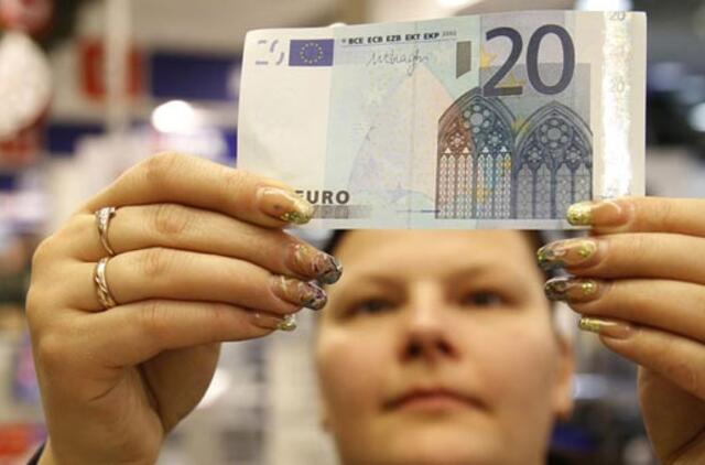 Pirmosios euro dienos: geriau degtinė, nei grąža litais