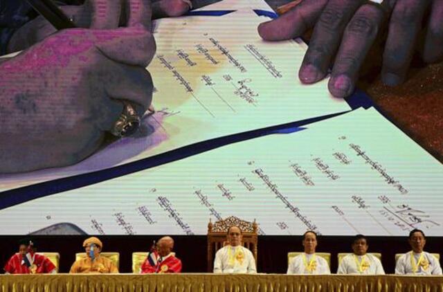 Mianmaro vyriausybė pasirašė taikos susitarimą su sukilėlių grupuotėmis