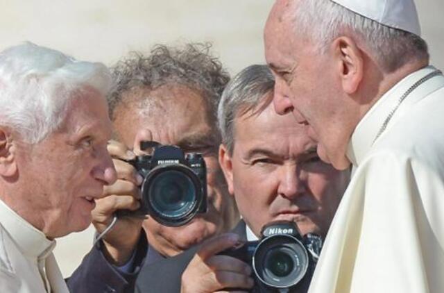 Treji metai su dviem popiežiais