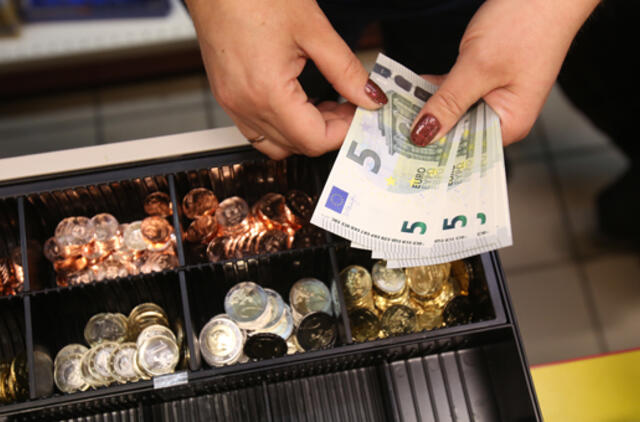 Policija perspėja: pasirodė dar vieno nominalo padirbtų eurų
