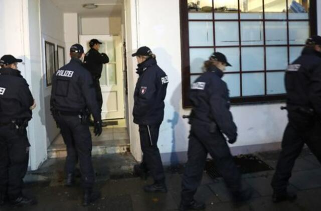Vokietijos pareigūnai vykdo reidus per 200 su islamistine grupuote susijusių vietų