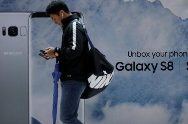 Nepaisant skandalų, "Samsung" prognozuoja rekordinį ketvirtinį pelną