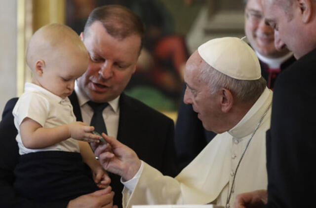 Premjeras su popiežiumi kalbėjosi apie pagalbą šeimoms