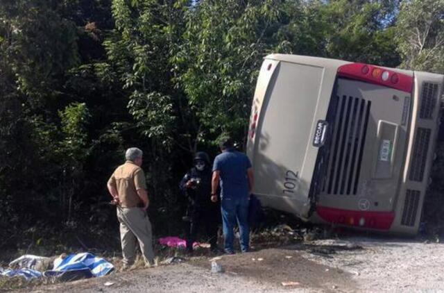 Per autobuso avariją Meksikoje žuvo 11 turistų