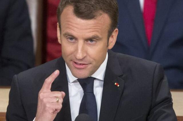 Prancūzijos prezidentas teigia manąs, kad Donaldas Trumpas pasitrauks iš Irano branduolinio susitarimo