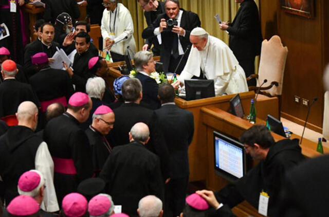 Vatikane prasidėjo neeilinė konferencija dėl vaikų seksualinio išnaudojimo Katalikų bažnyčioje