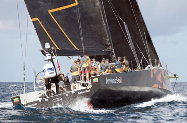 Karibų regatoje vyksta įtempta kova: „Ambersail 2“ lenkia Lenkijos komandą „Sailing Poland“