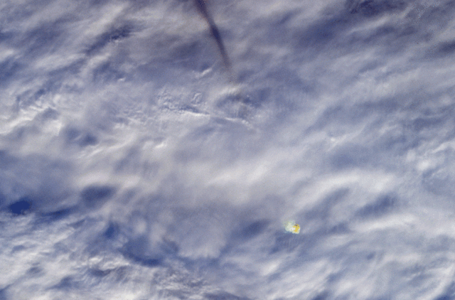 NASA paskelbė virš Beringo jūros praskriejusio meteoro nuotraukų