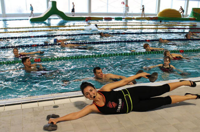 Lieknėk su Klaipėdos baseinu: vandens aerobika - saugus ir efektyvus sportas