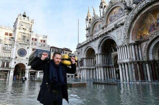 Italijos turizmo perlą - Veneciją užliejo dar viena potvynio banga