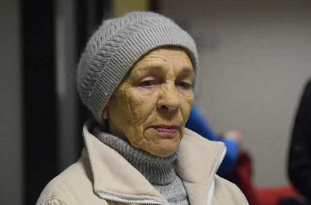 Teismas nusprendė: anūkėms močiutė turės atiduoti tūkstančius eurų