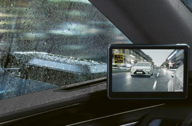 Atsisveikinkite su įprastais automobilio veidrodėliais: „Lexus“ pristato skaitmeninius šoninio vaizdo monitorius