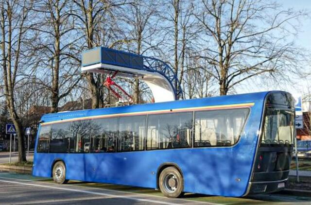 Klaipėdos šviesų festivalis kviečia atvykti traukiniais ir elektriniais autobusais