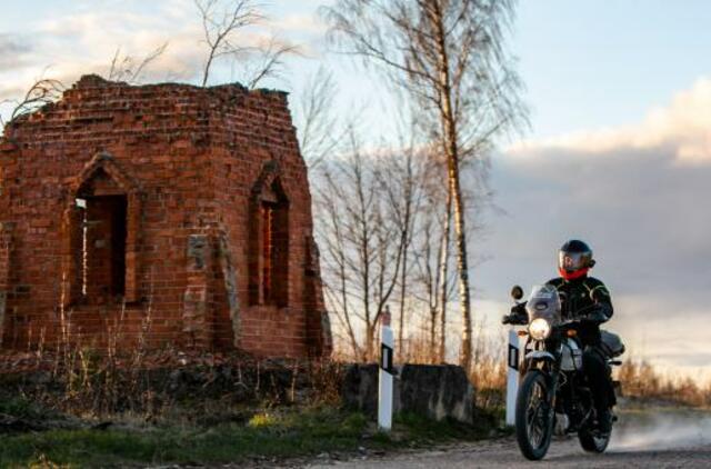 K. Mieliausko kelionė aplink Lietuvą žvyrkeliais motociklu: trys dienos ir keturi metų laikai
