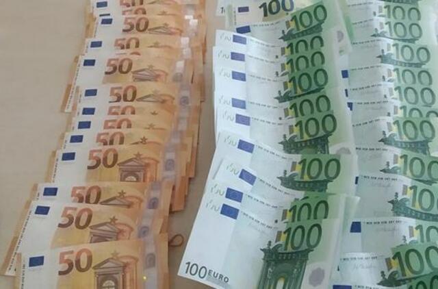 Klaipėdos pareigūnai per kratas rado 300 tūkst. eurų