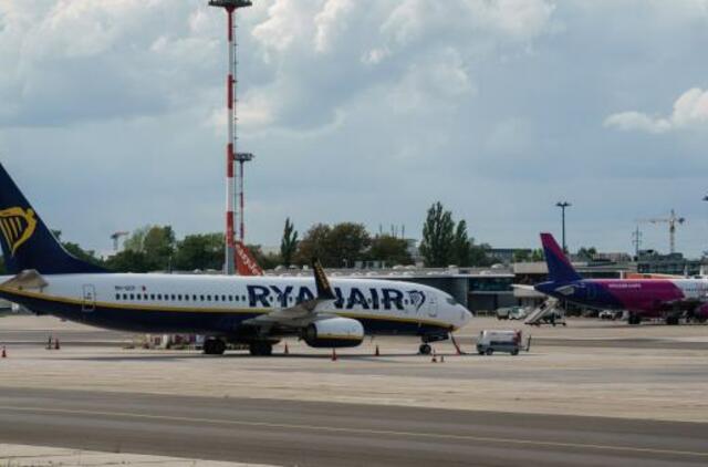 „Ryanair“ prognozuoja kainų mūšį dėl keleivių