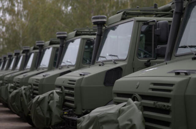 Lietuvos kariuomenei - 142 nauji sunkvežimiai „Unimog“