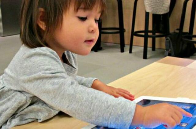Neskubėkime džiaugtis technologiniu savo vaiko išmanumu