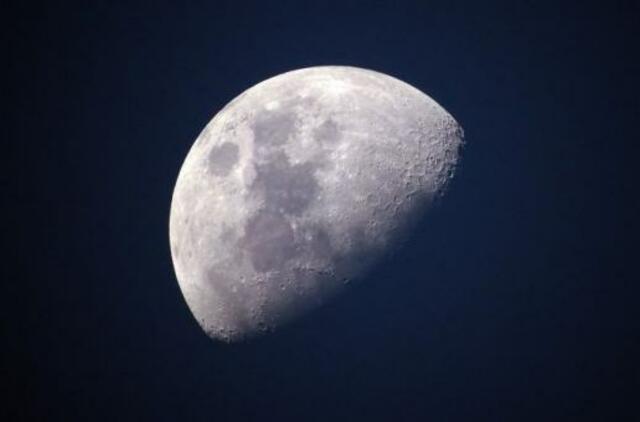Kinijos kapsulė su Mėnulio grunto pavyzdžiais sugrįžo į Žemę